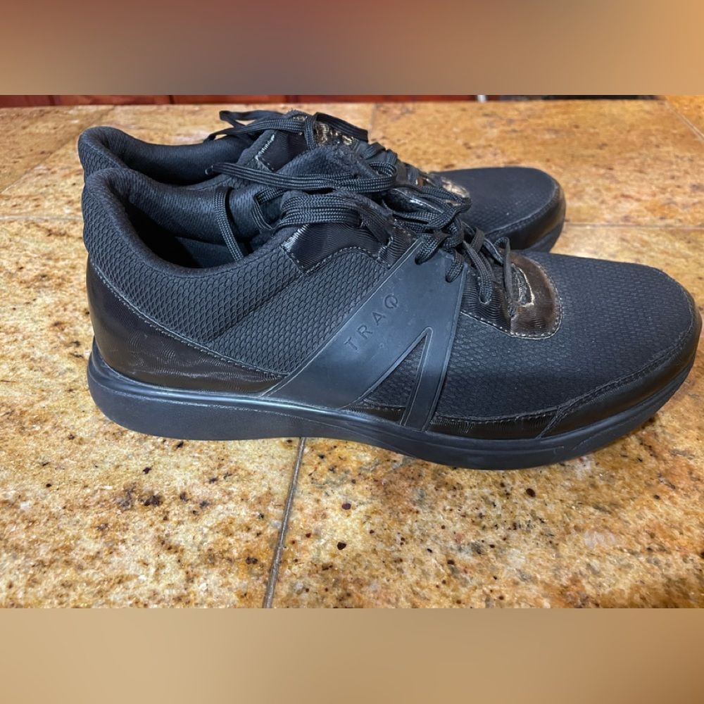Traq By Alegria Qarma On Point
Black Lace-up Sneaker Shoes sz 8.5